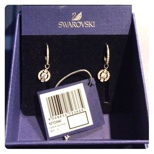 Swarovski sparkling dance round earrings